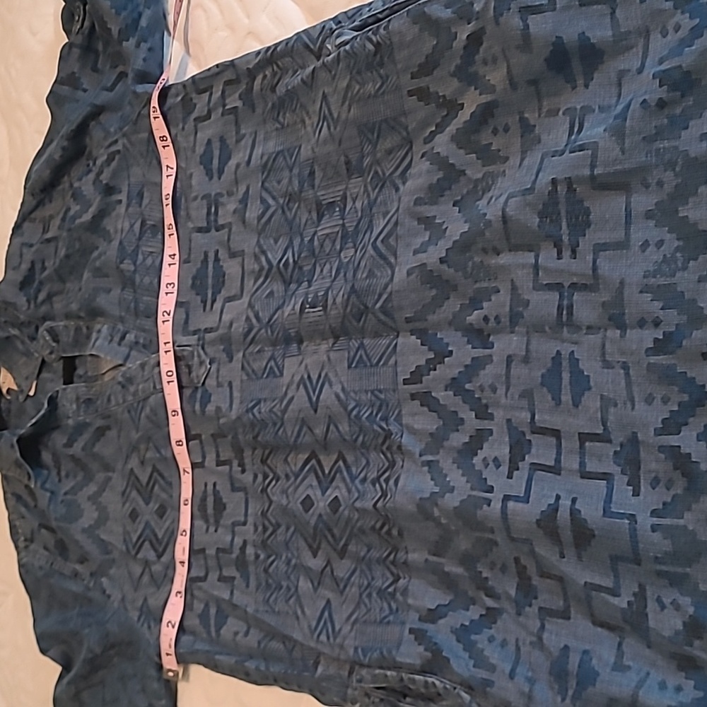 Philosophy blue jean Aztec pattern dress. With pockets. Size Medium. - Picture 6 of 8